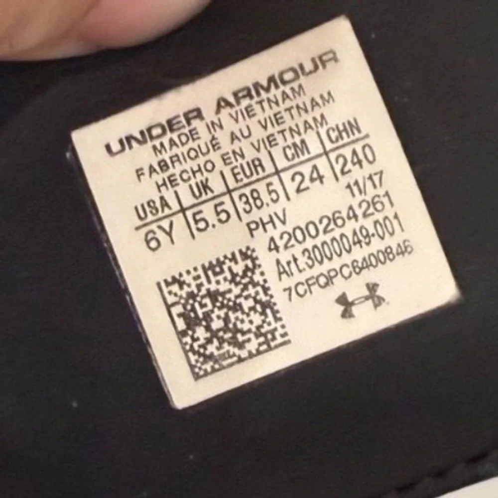 Under Armour slide into